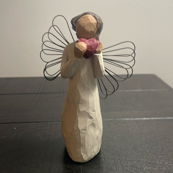 Willow Tree Angel of the Heart by Demdaco - Picture 1 of 4